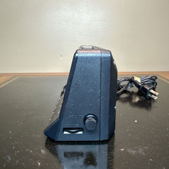 General Electric Vintage 80s 90s Alarm Clock Radio Retro - Picture 2 of 5